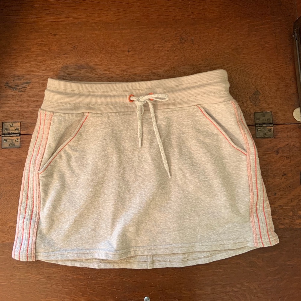 Athleta Skirt with pockets XS